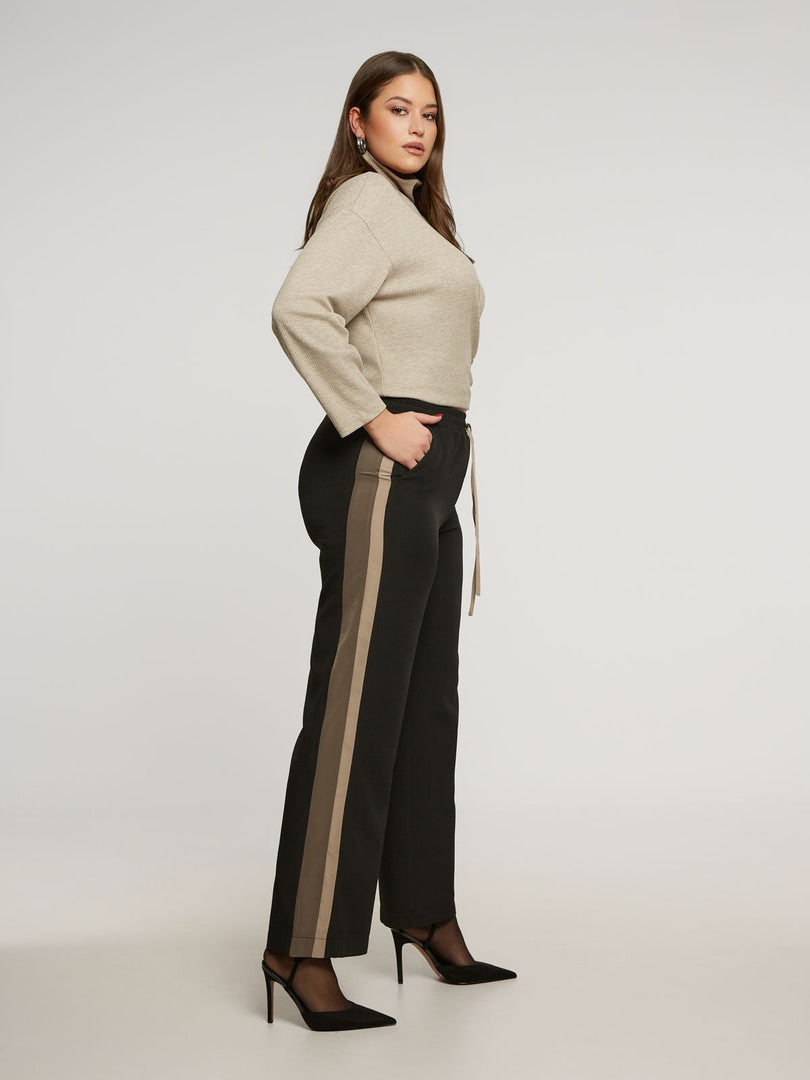 Pantaloni con riga laterale