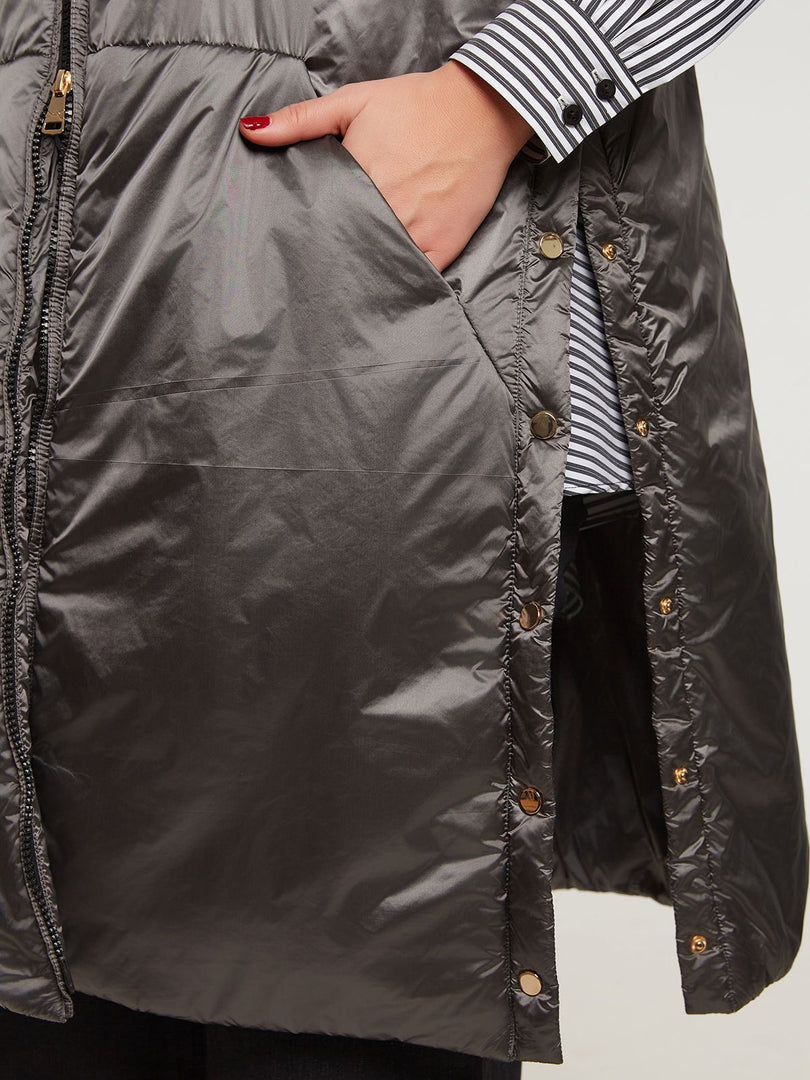 Gilet lungo imbottito smanicato con cappuccio